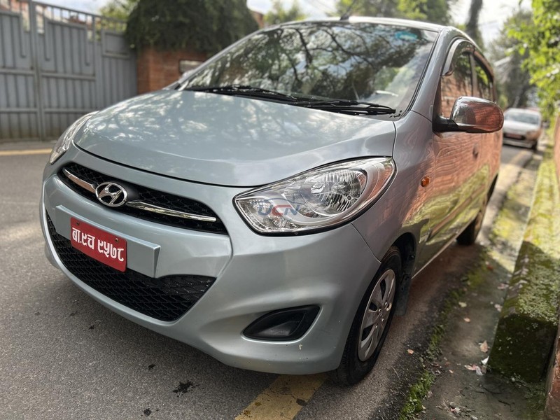 2012 Hyundai i10 in Lalitpur